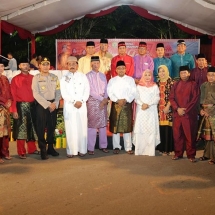 Foto bersama Gubernur Kepri Nurdin Basirun dengan Wali Kota Tanjungpinang Lis Darmansyah bersama FKPD