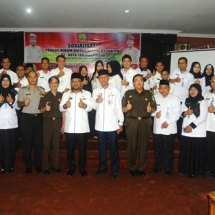 Foto bersama Kapolres Tanjungpinang AKBP Joko Bintoro, Kajari Tanjungpinang Herry Ahmad Pribadi SH MH, Wali Kota Tanjungpinang H Lis Darmansyah beserta wakilnya, H Syahrul dan Asi