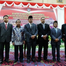 Foto bersama Ketua DPRD Kepri Jumaga Nadeak dan Wakil Ketua DPRD Rizki Faisal dengan Wakil Ketua BPK RI Bahrullah Akbar