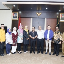 Foto bersama dengan seluruh pejabat DPRD Banten.