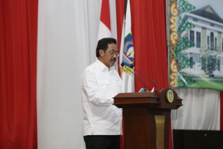 Gubernur Kepri Nurdin Basirun menyampaikan laporan