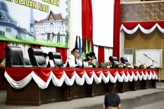 Gubernur dan Ketua DPRD Kepri memimpin sidang paripurna