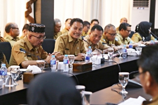 Kepala SMA 2 Tanjungpinang Encik Abdul Hajar saat menyampaikan pendapatnya