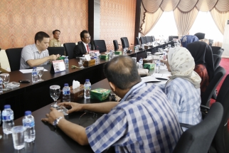 Ketua DPRD Kepri Jumaga Nadeak memimpin rapat Badan Musyawarah (Bamus)