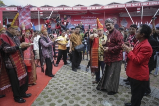 Ki Lurah Punggowo Soerya Respationo disambut adat Batak