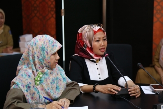 Legislator perempuan DPRD Kepri Suryani dan Yuniarni Pustoko Weni