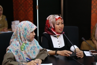 Legislator perempuan DPRD Kepri Suryani dan Yuniarni Pustoko Weni
