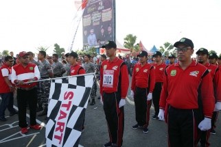 Lis melepas peserta gerak jalan