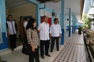 Pansus LKPj DPRD Kepri saat tiba di SMA 5 Batam