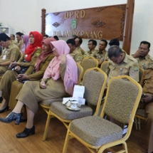 Para pejabat di lingkungan Pemko Tanjungpinang saat mengikuti jalannya sidang paripurna