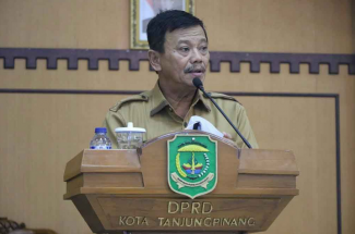 Penjabat Wali Kota Tanjungpinang, Raja Ariza Menyampaikan Daftar Prioritas Ranperda Pemko Tanjungpinang