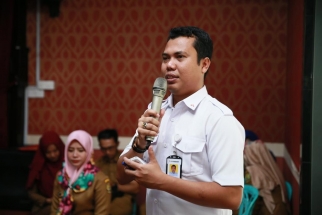 Perwakilan Bank Riau Kepri sat acara penyerahan insentif