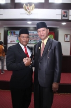 Salam komando Wakil Wali Kota Syahrul dengan Kadisdukcapil Irianto