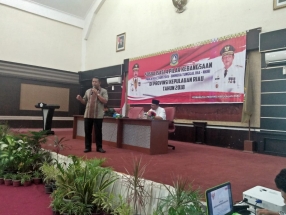 Sarafudin Aluan saat menyampaikan materi