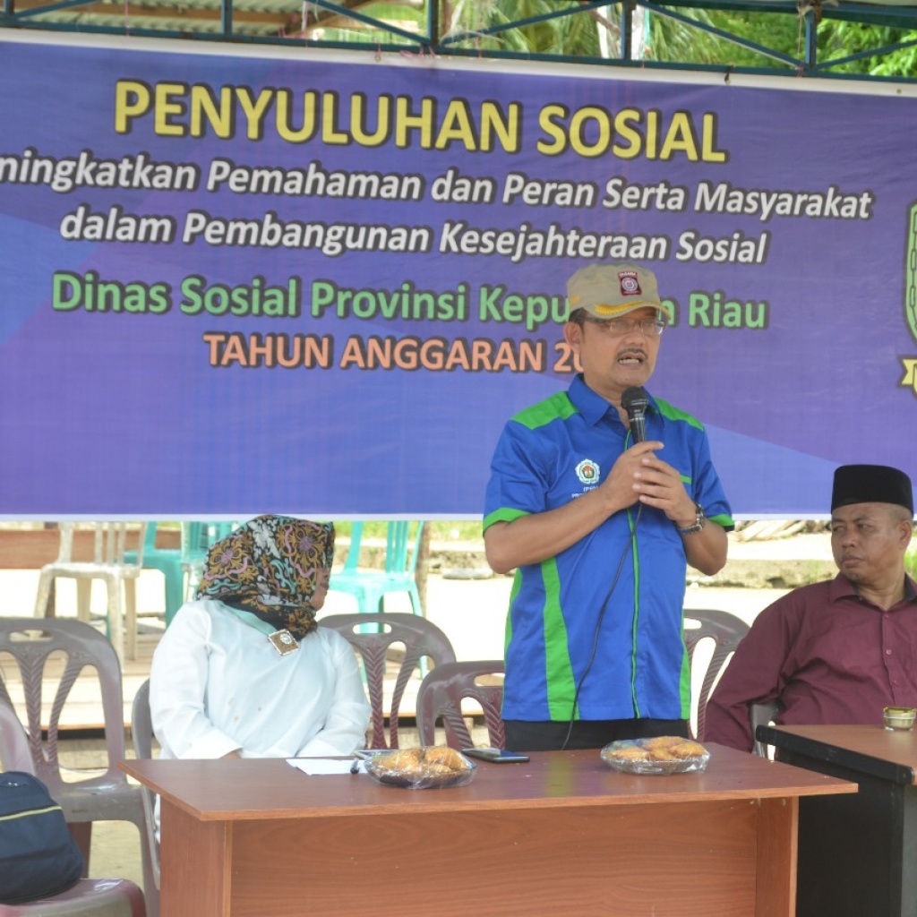 Sekdis Sosial Prov Kepri Endang Suhara saat membuka kegiatan