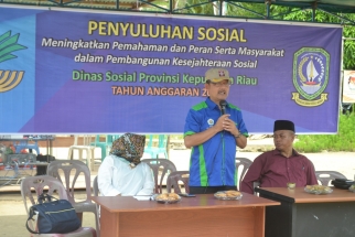 Sekdis Sosial Prov Kepri Endang Suhara saat membuka kegiatan