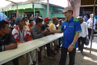 Sekdis Sosial Prov Kepri saat tiba dilokasi kegiatan