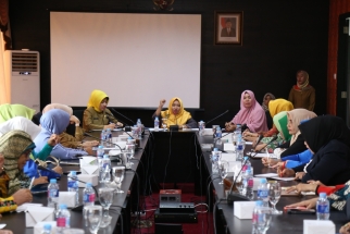 Suasana dialog antara P3APPKB, Lembaga Pemberdayaan Perempuan (LPP) Kepri dan Anggota DPRD