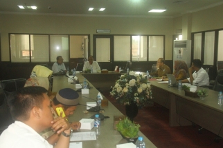 Suasana rapat sinkronisasi Pansus dengan Disbud Kepri