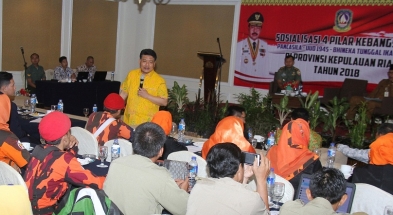 Wakil Ketua Komisi I DPRD Kepri Taba Iskandar, saat menyampaikan materi