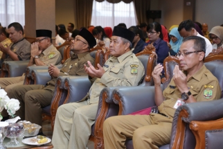 Wali Kota Tanjungpinang Lis Darmansyah bersama Kadis Pendidikan Dadang AG