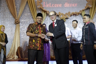 Wali Kota Tanjungpinang Lis Darmansyah menyambut tamu negara tetangga dalam welcome dinner