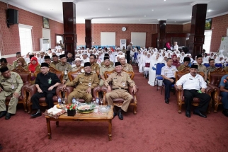 Wali Kota dan Wakilnya tampak kompak dalam acara penyambutan haji