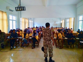 Anggota Tagana Tanjungpinang Sajali Saat Menyampaikan Materi Penanggulangan Bencana