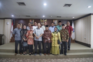 Foto bersama antara Komisi III DPRD Kepri dengan Komisi IV DPRD Riau
