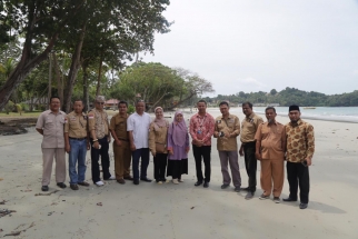 Jajaran Komisi III DPRD Kepri foto bersama usai peninjauan