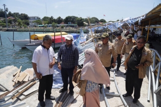 Jajaran Komisi III DPRD Kepri memantau pembangunan dua dermaga di Batam