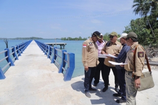 Komisi III saat meninjau dua dermaga di Batam