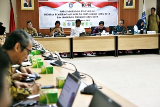 Gubernur, Wagub, Sekda dan Ketua DPRD Kepri rapat bersama KPK