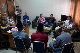 Jajaran Komisi I DPRD Kepri saat sidak ke Disdukcapil Kota Batam