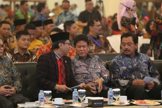 Ketua DPRD Kepri Jumaga Nadeak bersama Gubernur dan Wagub disela Pembukaan Musrenbang 2019