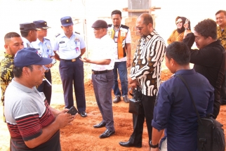 Komisi I DPRD Kepri berbincang dengan jajaran TNI AU