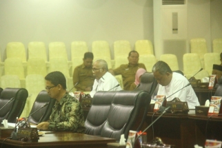 Para anggota DPRD Kepri saat mengikuti jalannya sidang