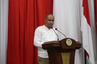 Ketua Pansus Burhanudin Nur menyampaikan laporan pansus