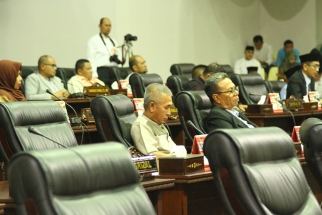 Para anggota DPRD Kepri saat menghadiri sidang paripurna