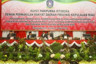 Pimpinan DPRD Kepri bersama Gubernur dan Plt Ketua BPK RI Perwakilan Kepri