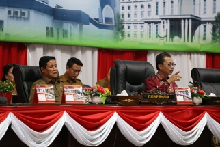 Ketua DPRD Kepri Jumaga Nadeak dan Plt Gubernur Kepri, Isdianto