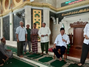 Penyerahan santunan dan bantuan secara simbolis