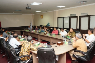 Suasana pertemuan antara Banggar DPRD Kepri dengan Banggar DPRD Banten