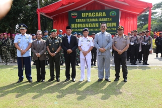 Foto bersama Plt Gubernur Kepri bersama Ketua DPRD Kepri dengan FKPD