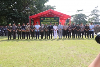 Para kepala daerah dan FKPD se Kepri foto bersama