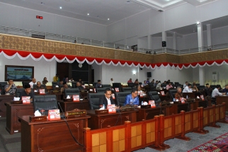 Suasana sidang paripurna