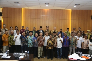 Foto bersama dari seluruh Ketua Bapemperda se Indonesia
