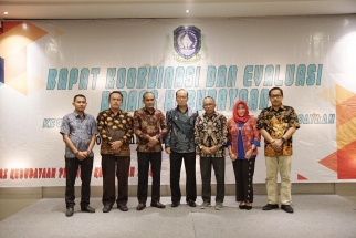 Foto bersama jajaran Dinas Kebudayan dengan Waka Komisi IV Sirajudin Nur