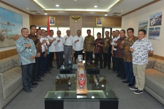 Foto bersama usai pertemuan