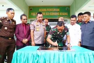 Penandatanganan prasasti oleh Pangdam I Bukit Barisan Mayjen TNI MS Fadhilah